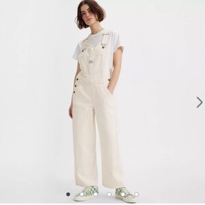 Levi’s women’s baggy high waist women’s overalls size small